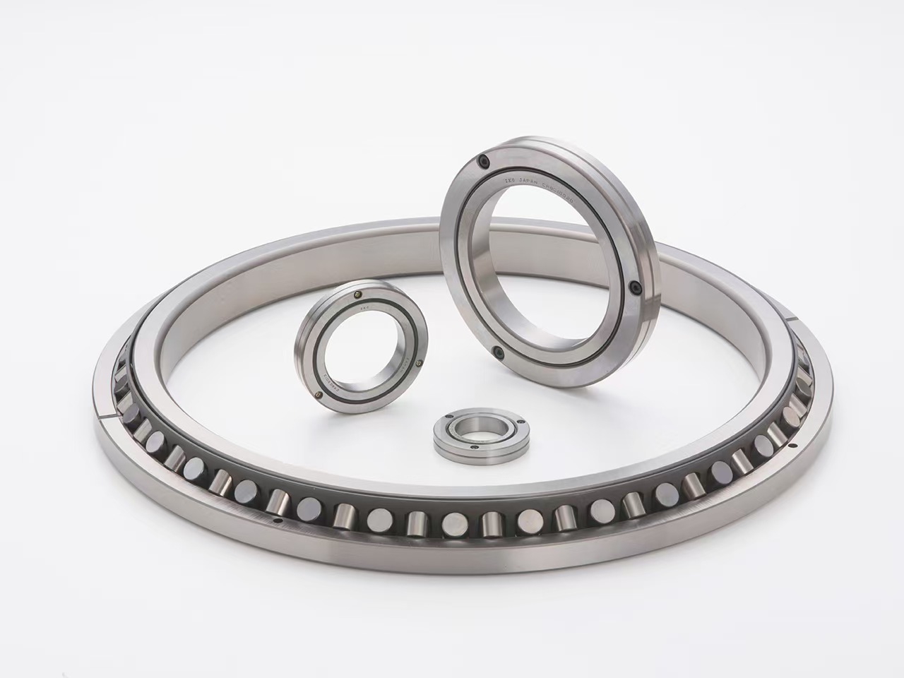 RA crossed roller bearing