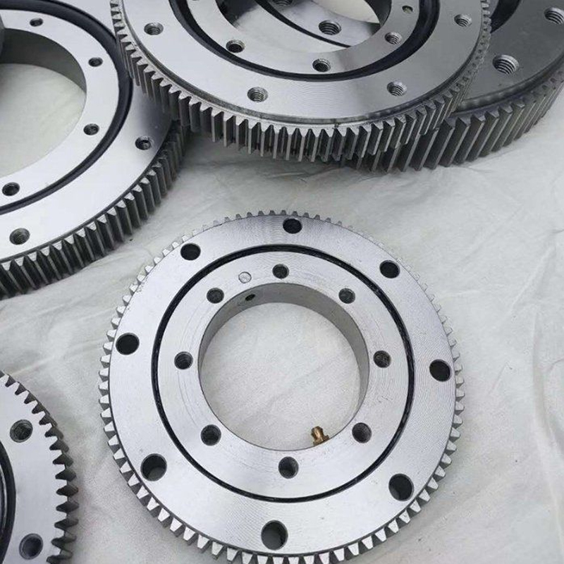 Cross Cylindrical Roller Slewing Bearing